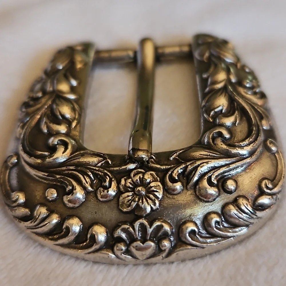 Vintage Ornate Floral Silvertone Western Boho Belt Buckle